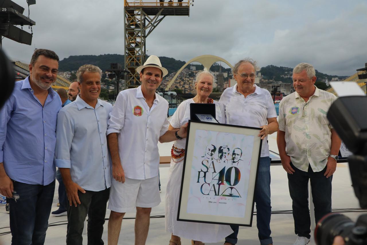 Darcy Ribeiro,  Leonel Brizola e Oscar Niemeyer são homenageados nos 40 anos do Sambódromo