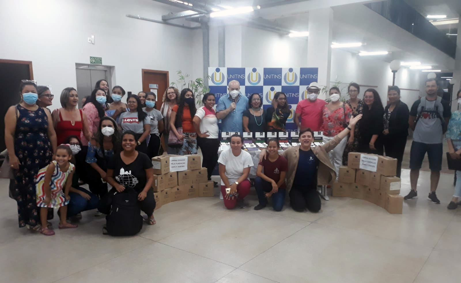 Unitins recebe 250 livros para integrar acervo das bibliotecas dos cinco campus